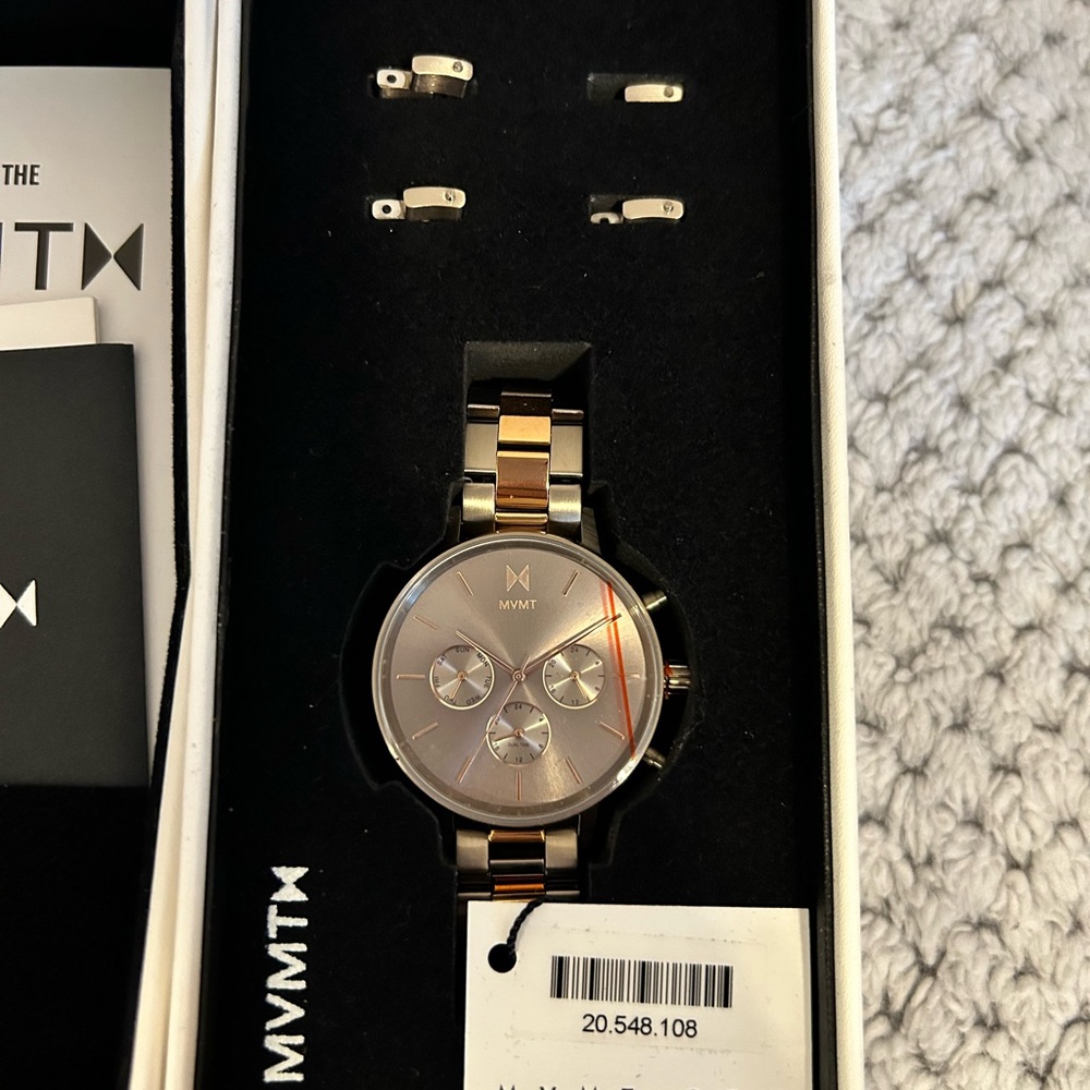 MVMT brown and rose gold watch
NWT
